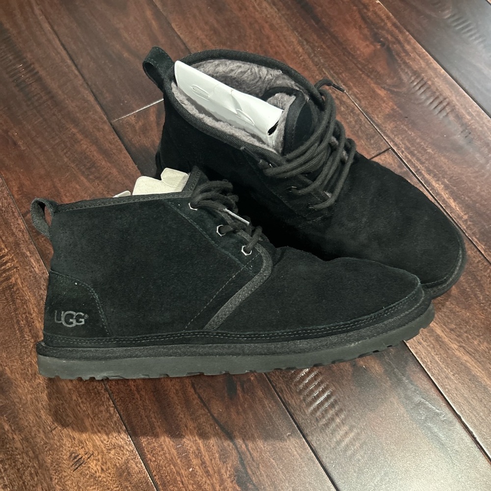 Ugg Men Boot Neumel chukka black great condition!